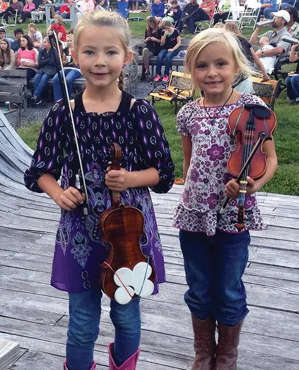 Two students of the Allegheny Mountain String Project
