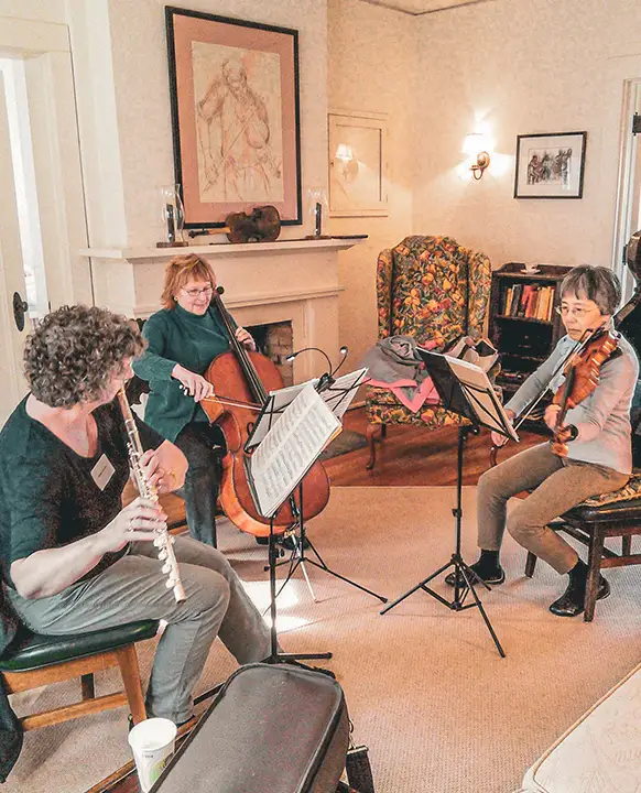 Amateur Chamber Music Retreat practicing